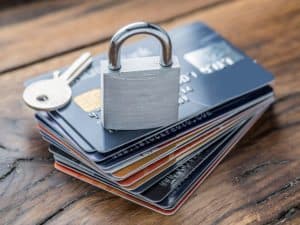 Merchant’s Guide to Preventing Card-Present Fraud image