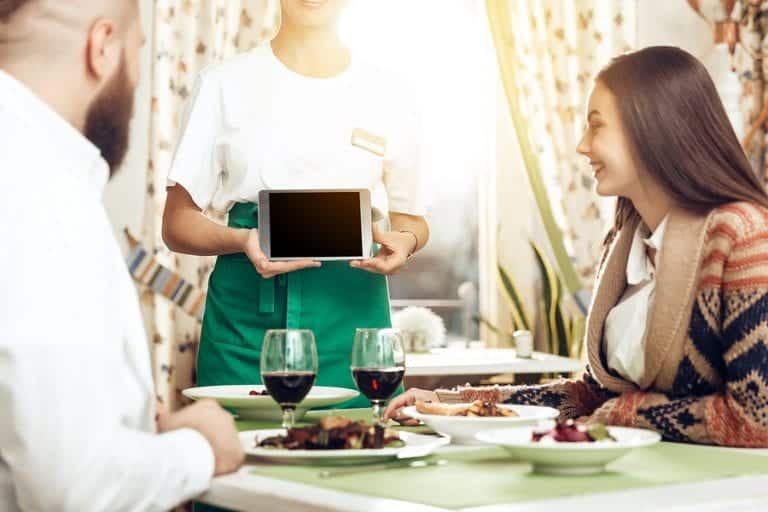10 Best Features Of Restaurant Ordering System Software (2024)