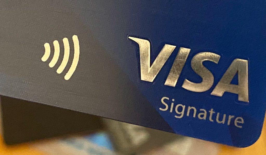 An example of the contactless credit card symbol.