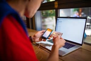 Man uses an online processor to sell kratom.